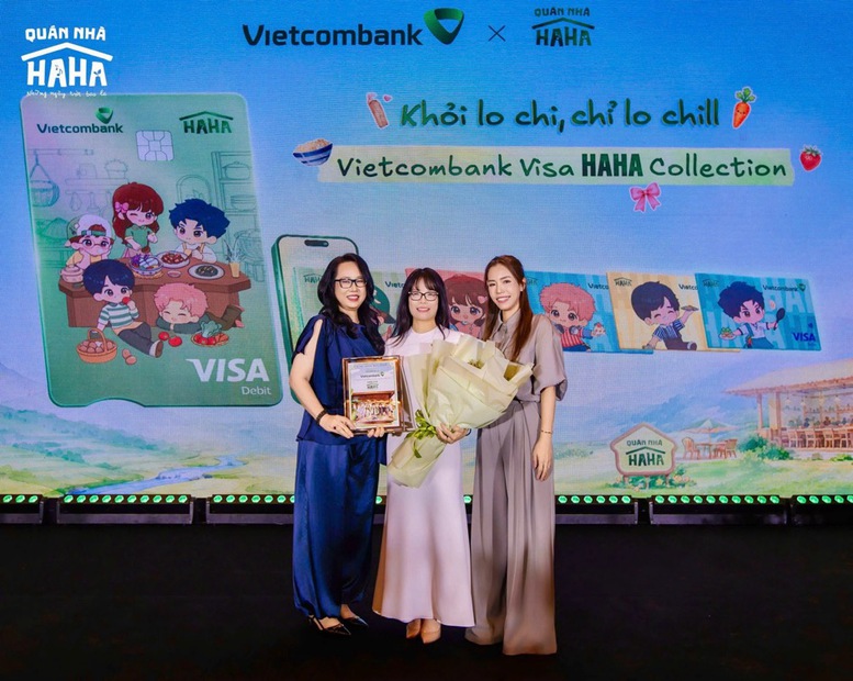 Vietcombank đồng đầu tư Quán Nhà Haha, đưa dàn nghệ sĩ lên bộ sưu tập thiết kế thẻ độc quyền- Ảnh 1.