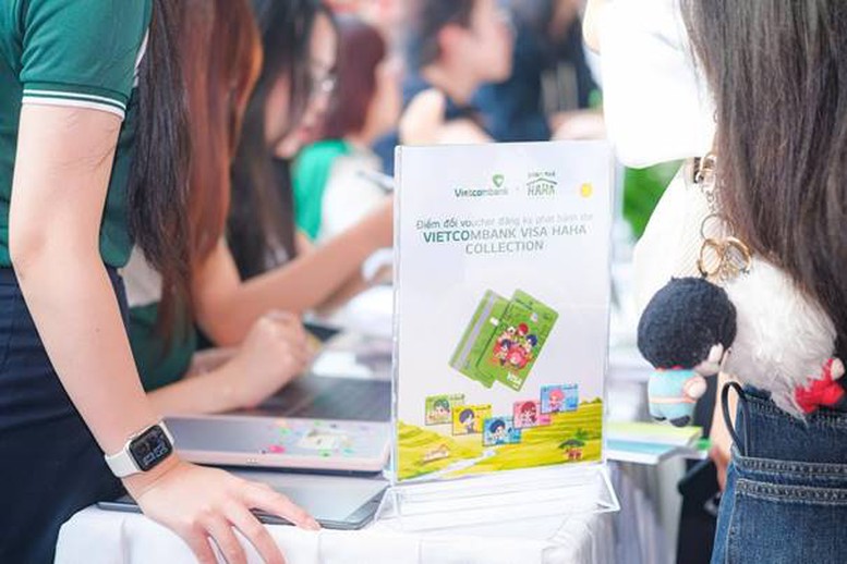 Vietcombank đồng đầu tư Quán Nhà Haha, đưa dàn nghệ sĩ lên bộ sưu tập thiết kế thẻ độc quyền- Ảnh 4.