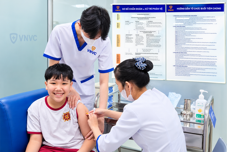 VNVC chi gần 50 tỷ đồng hỗ trợ 25.000 trẻ tiêm vaccine đầu năm học mới- Ảnh 2.