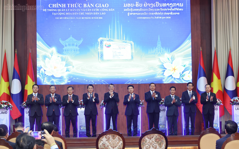 Việt Nam bàn giao hệ thống quản lý dân cư và căn cước công dân tại Lào