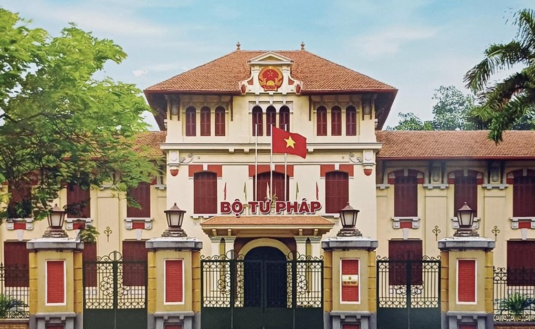 Bộ Tư pháp thực hiện chức năng, nhiệm vụ, quyền hạn và cơ cấu tổ chức mới từ ngày 1/11/2026- Ảnh 1.