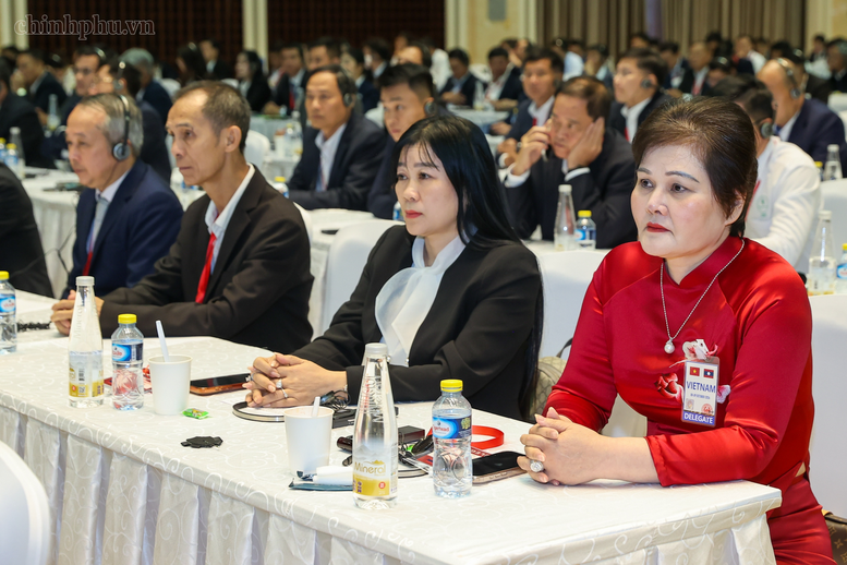 Hai Thủ tướng dự Hội nghị xúc tiến đầu tư Việt Nam-Lào: "Gắn kết chiến lược" trong lĩnh vực kinh tế- Ảnh 8.