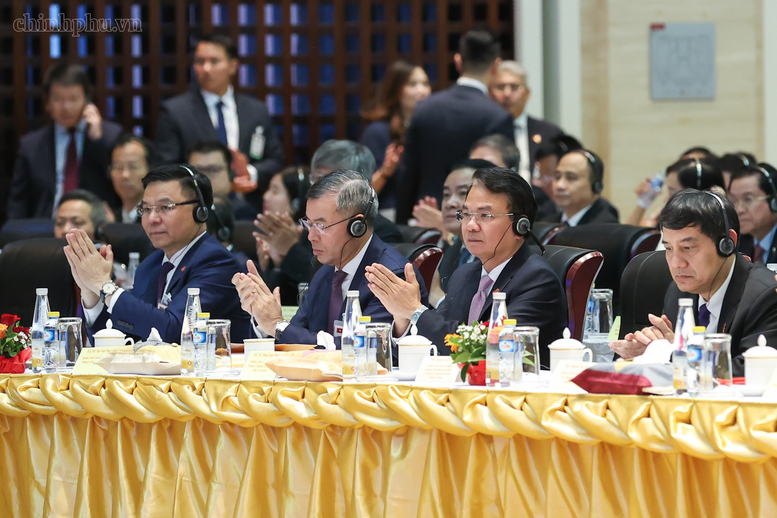Hai Thủ tướng dự Hội nghị xúc tiến đầu tư Việt Nam-Lào: "Gắn kết chiến lược" trong lĩnh vực kinh tế- Ảnh 6.