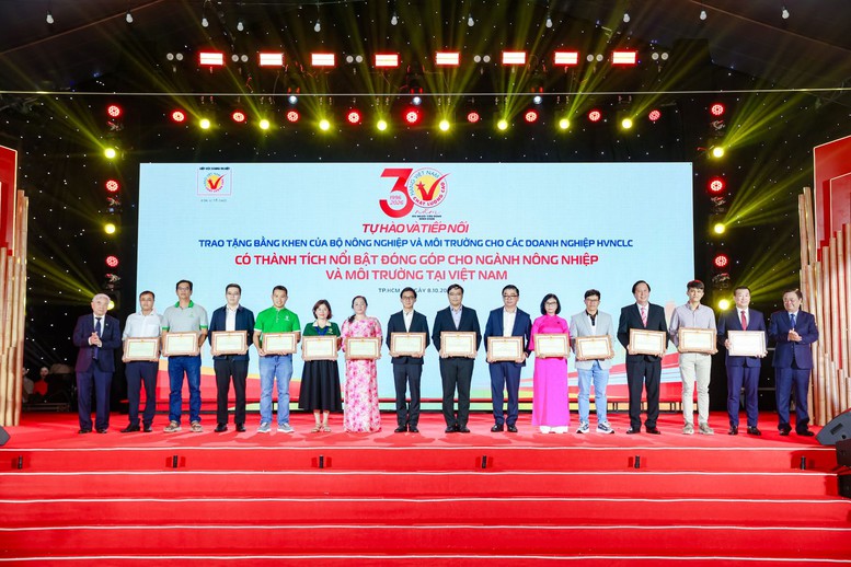 Vinamilk và hành trình giữ niềm tin người tiêu dùng qua nhiều thế hệ- Ảnh 3.