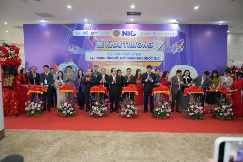 Khai trương Hệ sinh thái STEM và vinh danh các đội thi đạt thành tích cao tại các giải đấu STEM, Robotics quốc tế- Ảnh 1. Khai trương Hệ sinh thái STEM và vinh danh các đội thi đạt thành tích cao tại các giải đấu STEM, Robotics quốc tế- Ảnh 1.