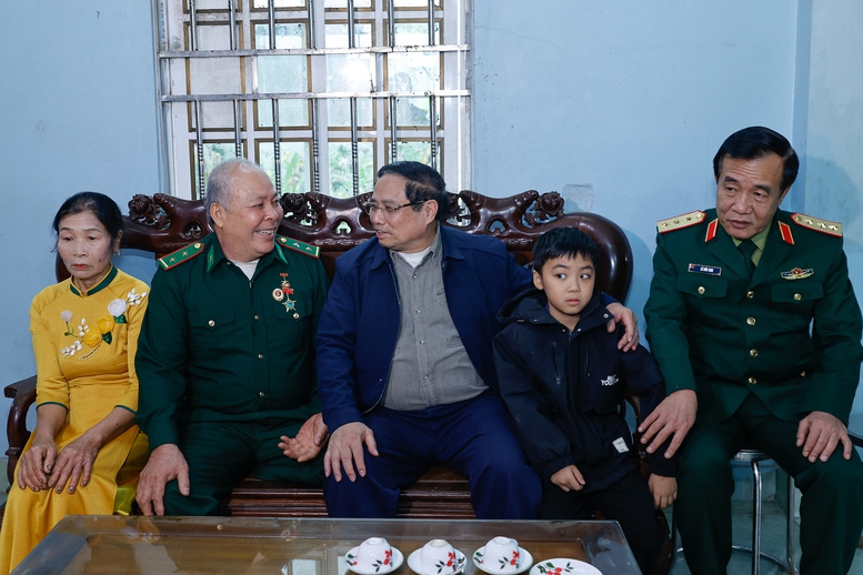 Thủ tướng Phạm Minh Chính: Mọi thành quả phát triển đều hướng tới nhân dân- Ảnh 16.