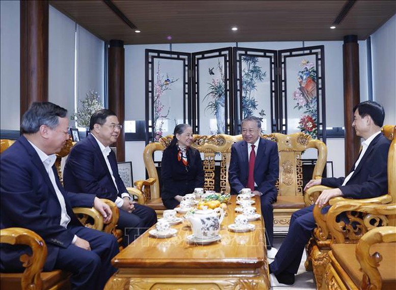 Tổng Bí thư Tô Lâm thắp hương tưởng nhớ các đồng chí lãnh đạo Đảng, Nhà nước- Ảnh 12.