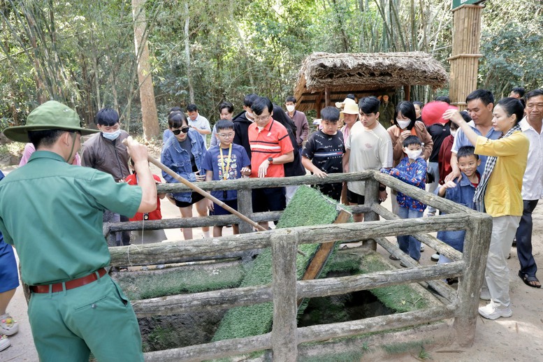 Một vòng TPHCM rộn ràng hương Tết, sắc Xuân- Ảnh 7.