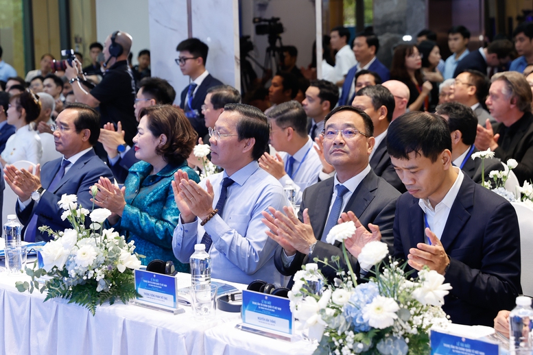 Thủ tướng: Biến Trung tâm Tài chính Quốc tế Việt Nam thành một động lực, điểm tựa phát triển- Ảnh 7.