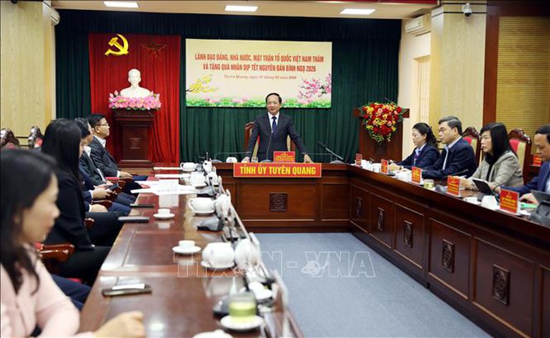 Trưởng Ban Tuyên giáo và Dân vận Trung ương chúc Tết tại Tuyên Quang- Ảnh 1.