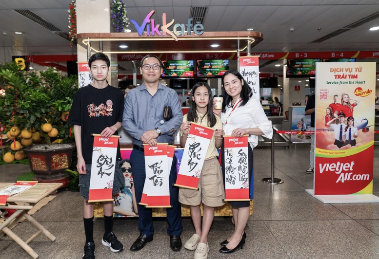 Giữ an toàn những chuyến bay sum vầy- Ảnh 1.