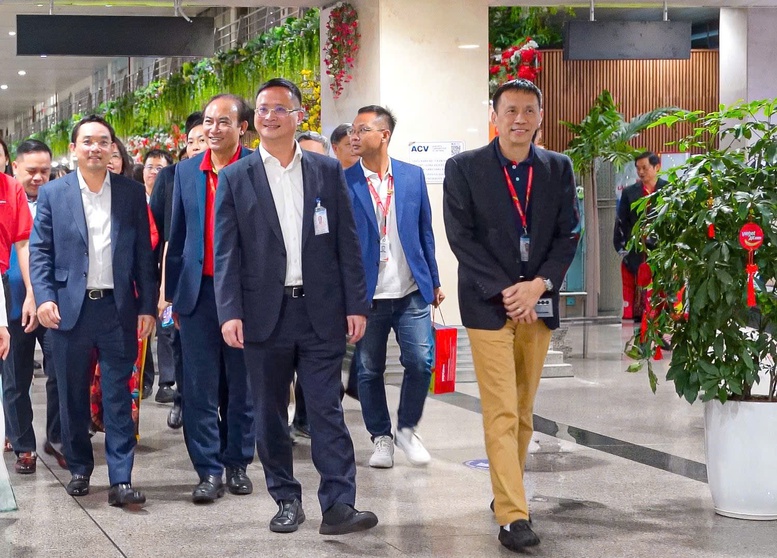 Giữ an toàn những chuyến bay sum vầy- Ảnh 4.