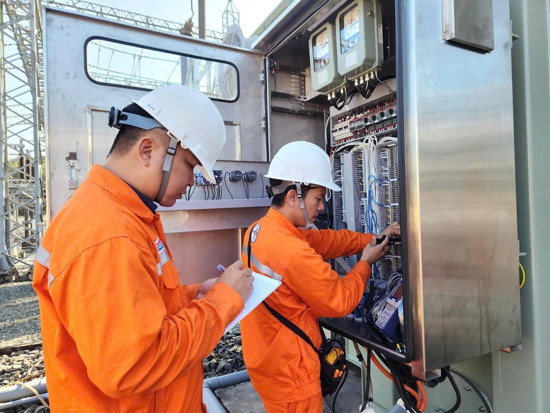 EVNSPC đã chuẩn bị kỹ phương án bảo đảm điện dịp Tết Nguyên đán 2026- Ảnh 3.