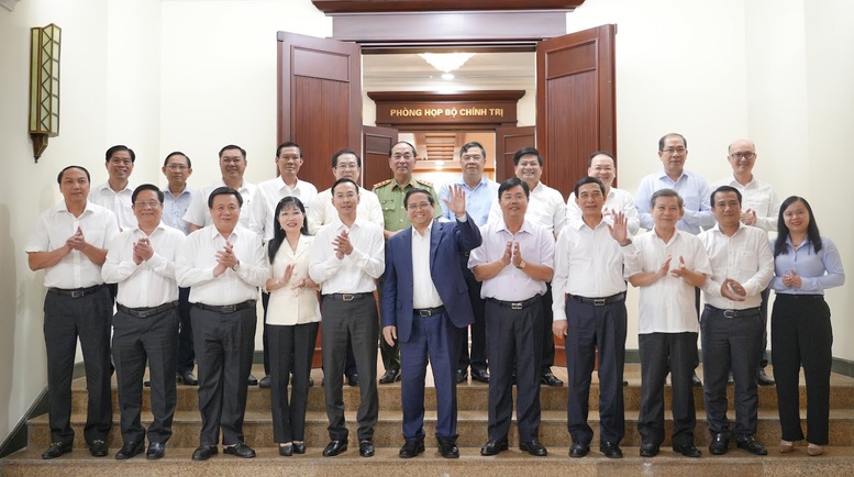 An Giang phát triển bứt phá trong kỷ nguyên số và tăng trưởng xanh- Ảnh 2.