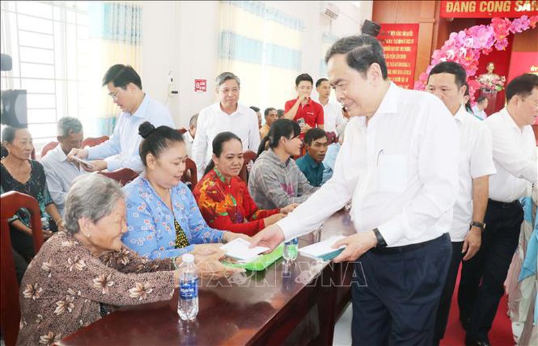 Chủ tịch Quốc hội Trần Thanh Mẫn chúc Tết tại TP. Cần Thơ- Ảnh 1.