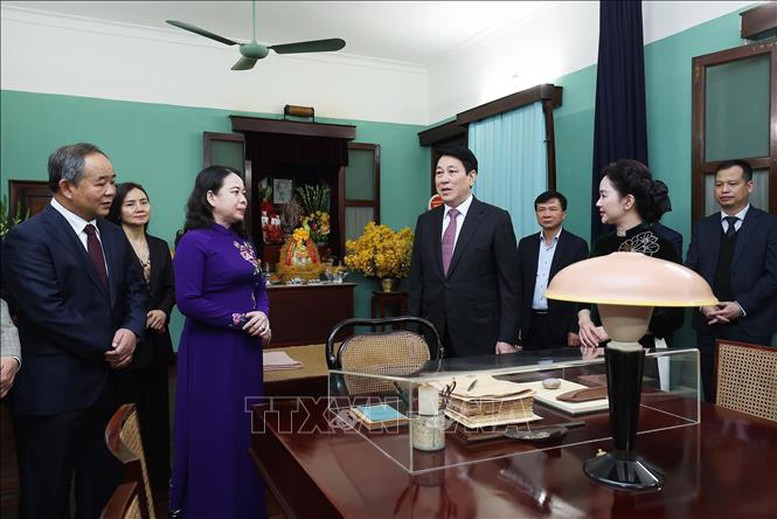 Chủ tịch nước Lương Cường dâng hương tưởng niệm Chủ tịch Hồ Chí Minh tại Nhà 67- Ảnh 3.