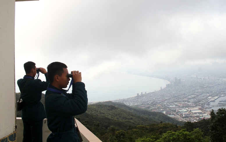 'Mắt thần' không ngủ trên đỉnh Sơn Trà- Ảnh 1.