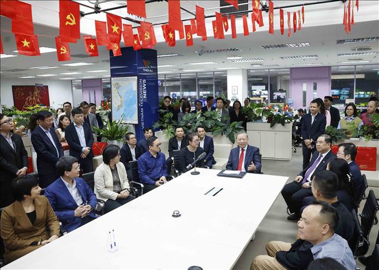 Tổng Bí thư Tô Lâm thăm, chúc Tết cán bộ, phóng viên VTV và VOV- Ảnh 5. Tổng Bí thư Tô Lâm thăm, chúc Tết cán bộ, phóng viên VTV và VOV- Ảnh 5.