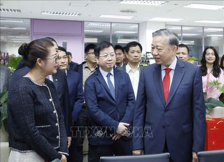 Tổng Bí thư Tô Lâm thăm, chúc Tết cán bộ, phóng viên VTV và VOV- Ảnh 4. Tổng Bí thư Tô Lâm thăm, chúc Tết cán bộ, phóng viên VTV và VOV- Ảnh 4.