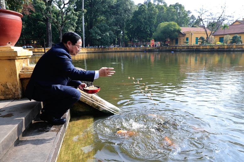 Thủ tướng Phạm Minh Chính dâng hương tưởng nhớ Chủ tịch Hồ Chí Minh- Ảnh 3. Thủ tướng Phạm Minh Chính dâng hương tưởng nhớ Chủ tịch Hồ Chí Minh- Ảnh 3.