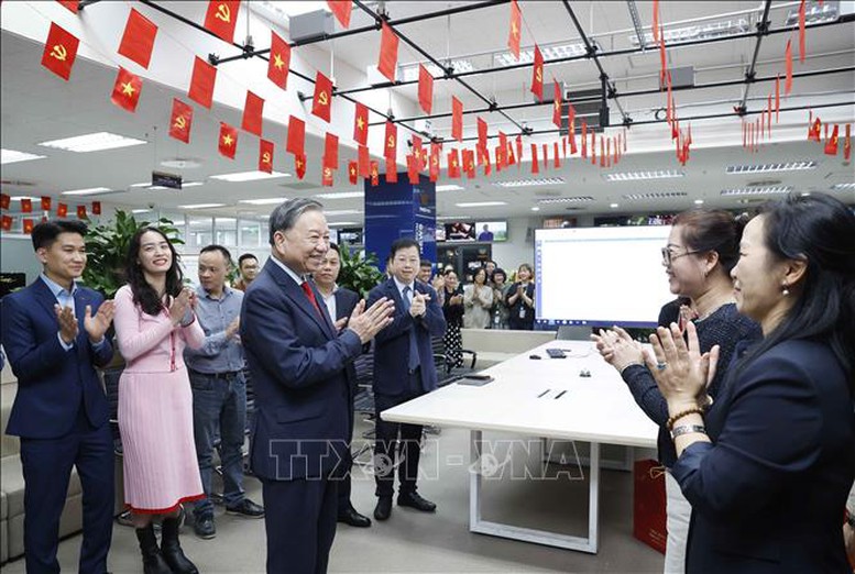 Tổng Bí thư Tô Lâm thăm, chúc Tết cán bộ, phóng viên VTV và VOV- Ảnh 3. Tổng Bí thư Tô Lâm thăm, chúc Tết cán bộ, phóng viên VTV và VOV- Ảnh 3.