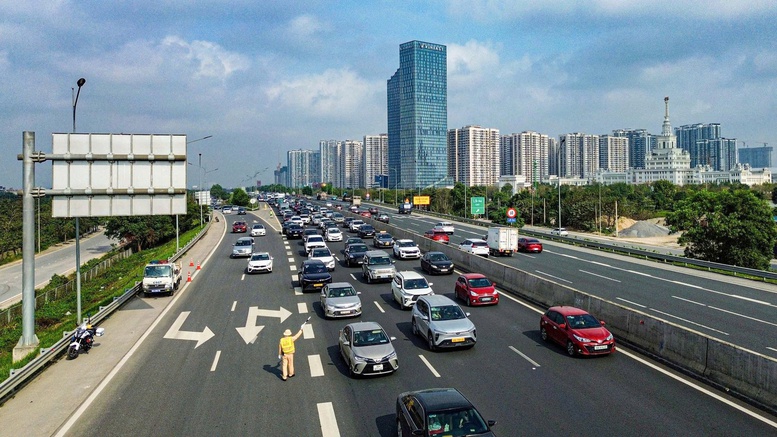 Ngày đầu tiên nghỉ Tết: Tai nạn giao thông giảm cả 3 tiêu chí- Ảnh 1.