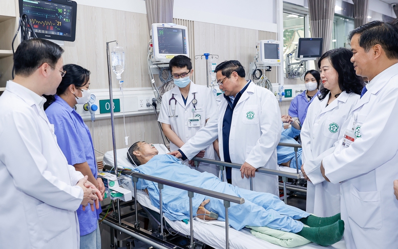 Thủ tướng: Phát huy vai trò các bệnh viện tuyến cuối 'giành giật sự sống, là hy vọng lớn nhất của người bệnh'