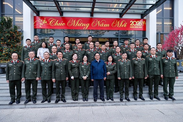 Thủ tướng kiểm tra, động viên các lực lượng công an ứng trực dịp Tết- Ảnh 9.