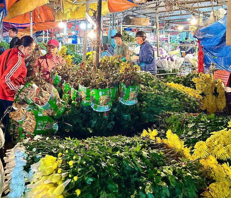 Chợ hoa đêm Quảng Bá - 'Hồn Tết' của đất Hà Thành- Ảnh 8.