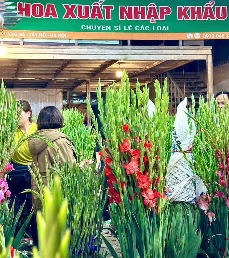 Chợ hoa đêm Quảng Bá - 'Hồn Tết' của đất Hà Thành- Ảnh 4.