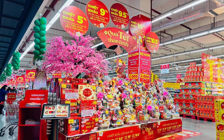 Chợ Tết không 'sốt giá', siêu thị giữ nhịp đầu năm