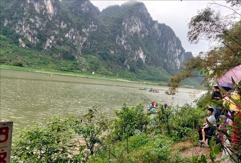 Xác định được danh tính các nạn nhân trong vụ lật thuyền trên sông Gianh- Ảnh 1.