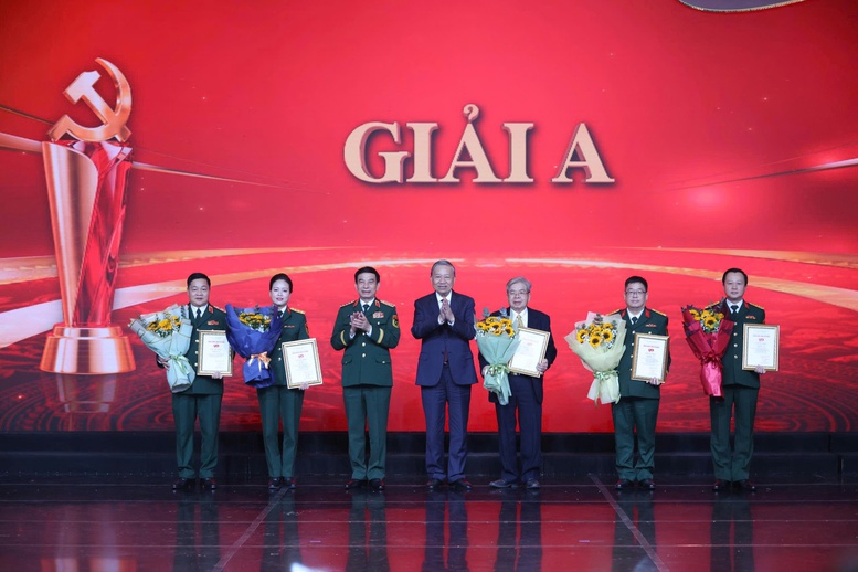 Tổng Bí thư Tô Lâm dự tổng kết, trao giải cuộc thi 'Vững bước dưới cờ Đảng'- Ảnh 3.