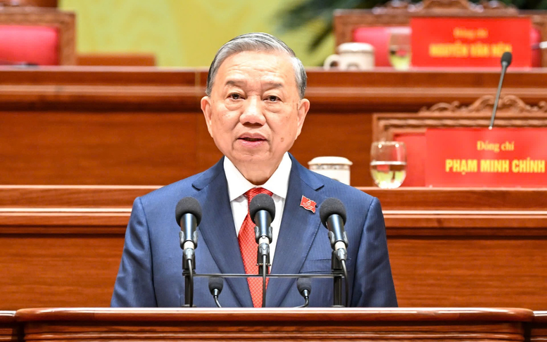 VỮNG BƯỚC DƯỚI CỜ ĐẢNG