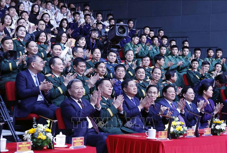 Tổng Bí thư Tô Lâm dự tổng kết, trao giải cuộc thi 'Vững bước dưới cờ Đảng'- Ảnh 2.