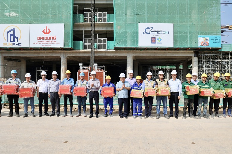 Phó Thủ tướng Nguyễn Chí Dũng thăm, chúc Tết tại công trình phục vụ APEC 2027- Ảnh 2.