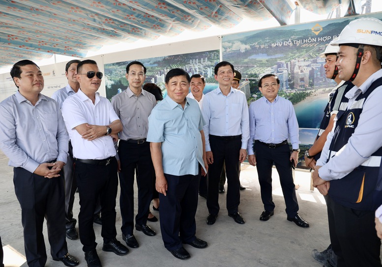 Phó Thủ tướng Nguyễn Chí Dũng thăm, chúc Tết tại công trình phục vụ APEC 2027- Ảnh 5.