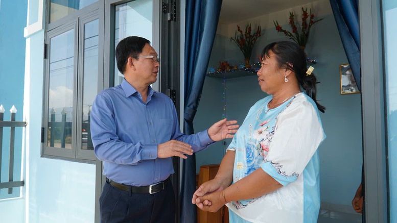 Phó Thủ tướng Hồ Quốc Dũng kiểm tra tiến độ đường cao tốc Quy Nhơn - Pleiku- Ảnh 4. Phó Thủ tướng Hồ Quốc Dũng kiểm tra tiến độ đường cao tốc Quy Nhơn - Pleiku- Ảnh 4.