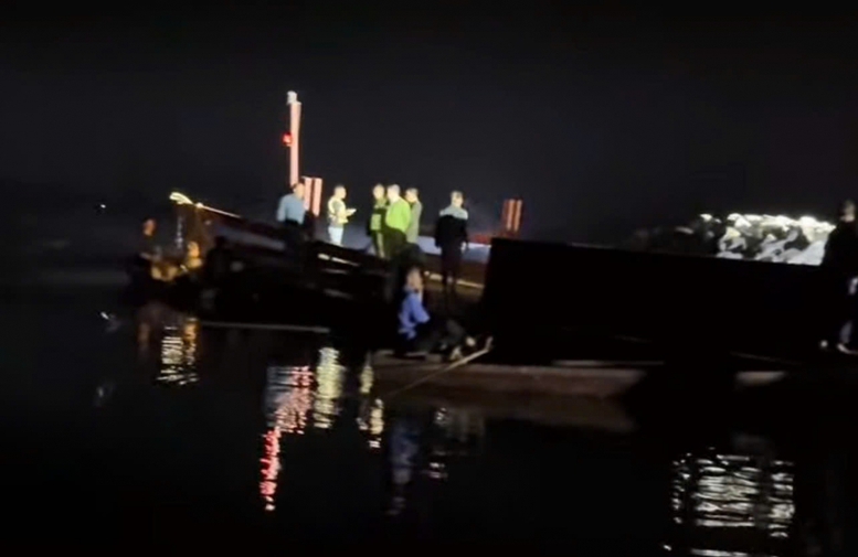 NÓNG: Lật tàu khách trên hồ Thác Bà (Lào Cai) khiến 6 người mất tích- Ảnh 1.