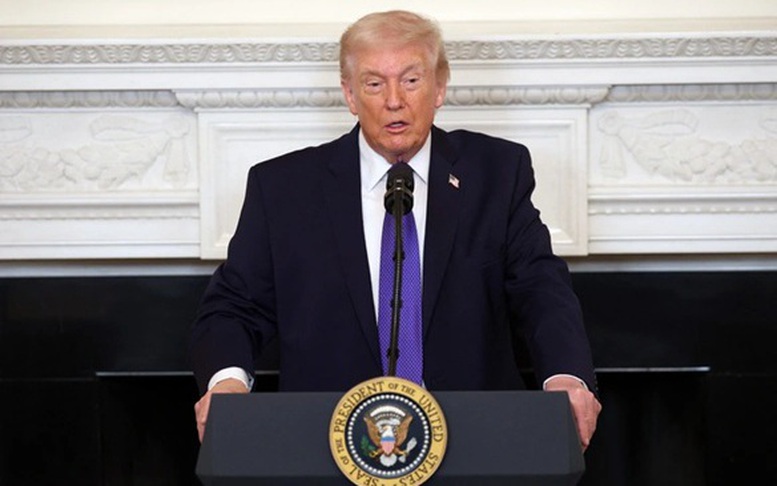 THUẾ QUAN HOA KỲ: Tổng thống Donald Trump tạm áp thuế toàn cầu 10%