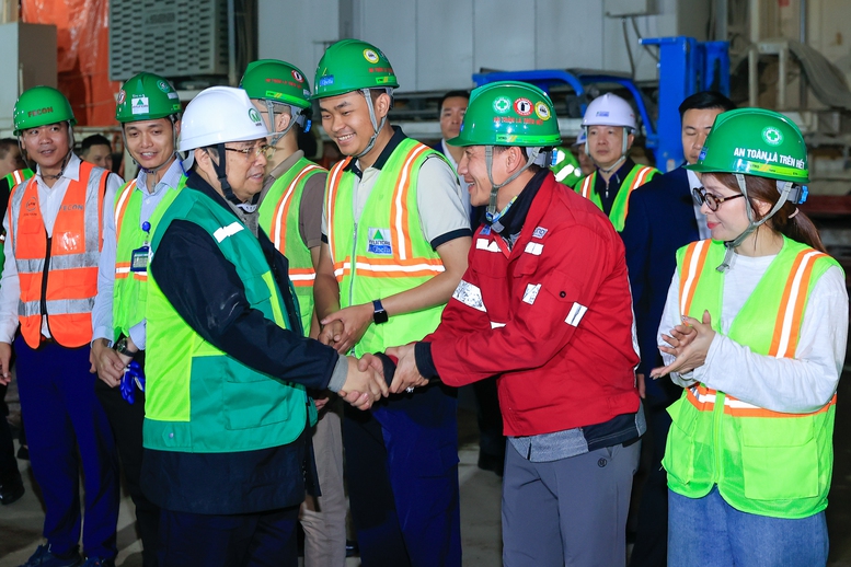 Thủ tướng: Tốc độ triển khai đường sắt đô thị thời gian tới phải gấp hàng chục lần những năm qua- Ảnh 5. Thủ tướng: Tốc độ triển khai đường sắt đô thị thời gian tới phải gấp hàng chục lần những năm qua- Ảnh 5.