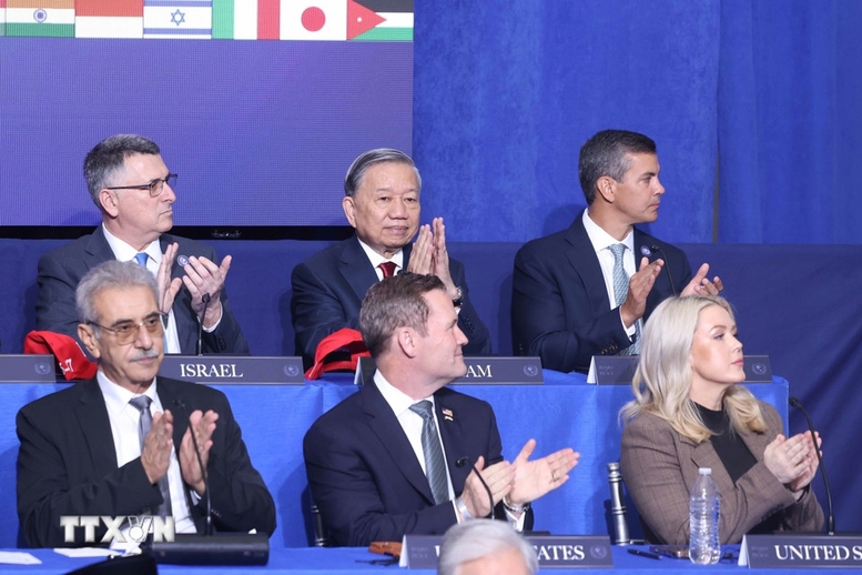 VỊ THẾ VÀ UY TÍN CỦA VIỆT NAM TRONG NỖ LỰC KIẾN TẠO HÒA BÌNH QUỐC TẾ- Ảnh 1. VỊ THẾ VÀ UY TÍN CỦA VIỆT NAM TRONG NỖ LỰC KIẾN TẠO HÒA BÌNH QUỐC TẾ- Ảnh 1.