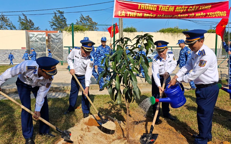 Sôi nổi hoạt động Tết trồng cây tại miền Trung
