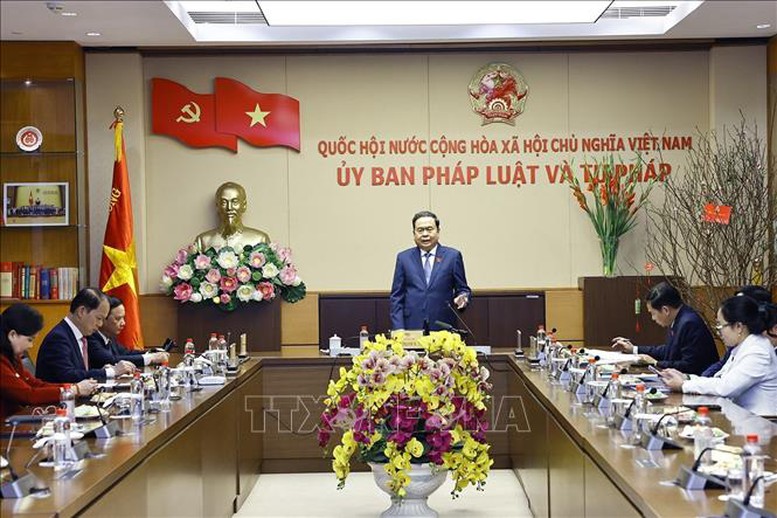 Chủ tịch Quốc hội Trần Thanh Mẫn làm việc với các cơ quan của Quốc hội