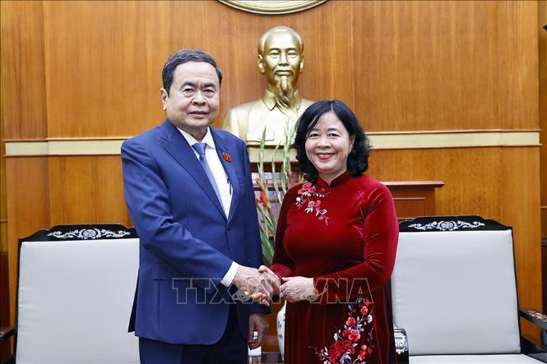 Chủ tịch Quốc hội thăm, chúc Tết Ủy ban Trung ương Mặt trận Tổ quốc Việt Nam- Ảnh 1.