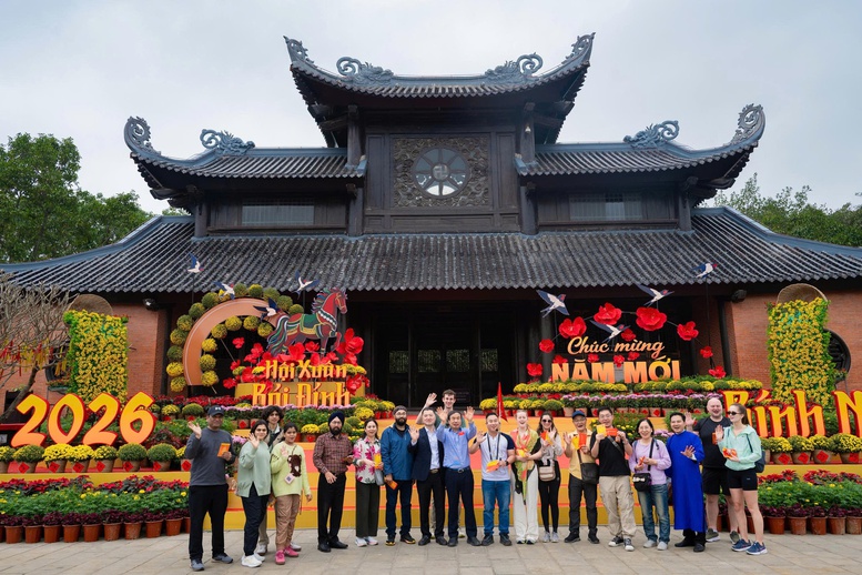 Ngành du lịch đón hơn 14 triệu lượt khách dịp Tết Bính Ngọ- Ảnh 1.