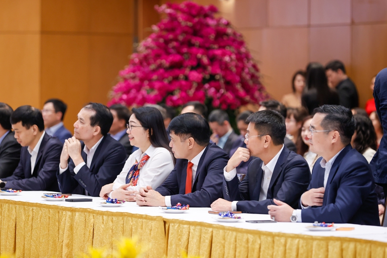 Thủ tướng: Văn phòng Chính phủ tập trung triển khai các công việc ngay từ ngày đầu tiên sau Tết- Ảnh 8.