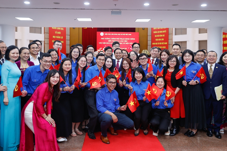 Thủ tướng: Khoa học xã hội và nhân văn là nền tảng tư duy, là kim chỉ nam cho hoạch định đường lối- Ảnh 14.