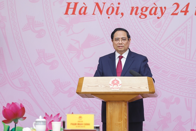 Thủ tướng: 'Giữ trọn y đức - Vững vàng y thuật – Nâng tầm y lý - Vượt qua nghịch cảnh – Tất cả vì dân'- Ảnh 2. Thủ tướng: 'Giữ trọn y đức - Vững vàng y thuật – Nâng tầm y lý - Vượt qua nghịch cảnh – Tất cả vì dân'- Ảnh 2.