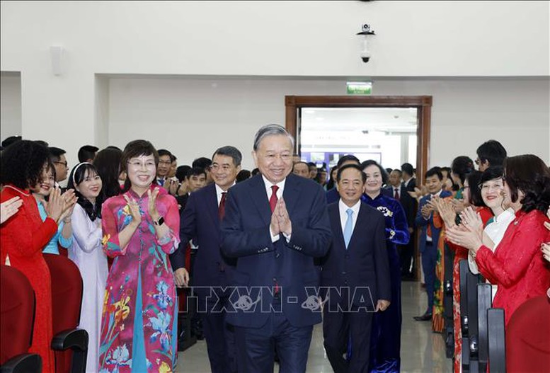 Tổng Bí thư Tô Lâm: TTXVN vươn lên ở tầm cao mới, xứng đáng là mạch máu thông tin tin cậy của đất nước- Ảnh 2. Tổng Bí thư Tô Lâm: TTXVN vươn lên ở tầm cao mới, xứng đáng là mạch máu thông tin tin cậy của đất nước- Ảnh 2.